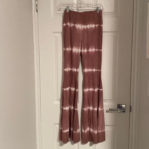 MAINSTRIP Label flare 70s inspired tie die pants. Pink and white. Size S